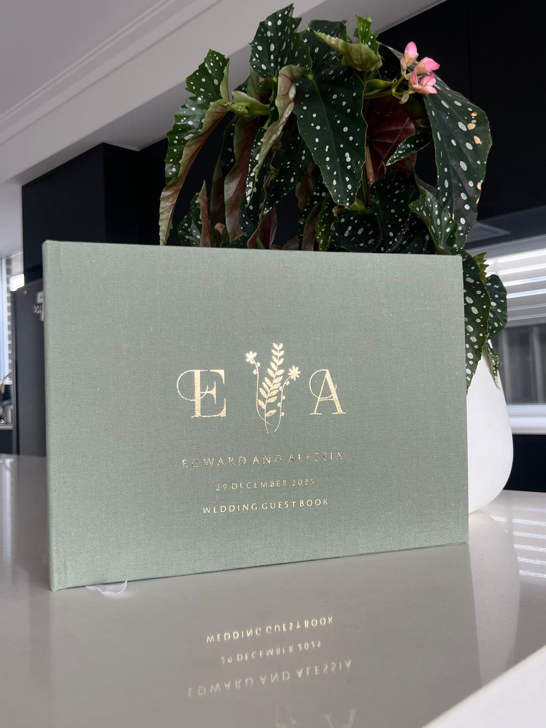 10 Modern Wedding Guest Book Ideas Couples Are Loving in 2026